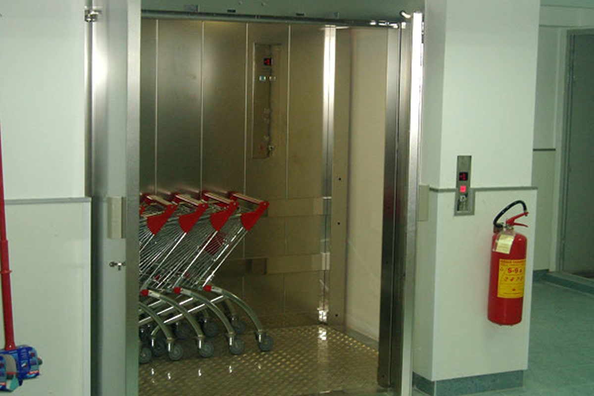 Thang Máy Tải Hàng Tải Trọng 300 – 1500 Kg Không Chở Người